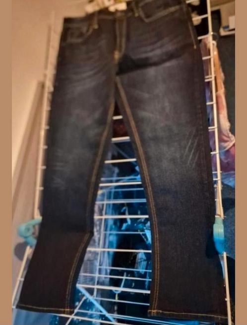 Splinternieuwe donkere spijkerbroek, Kleding | Dames, Spijkerbroeken en Jeans, Nieuw, W30 - W32 (confectie 38/40), Blauw, Ophalen of Verzenden