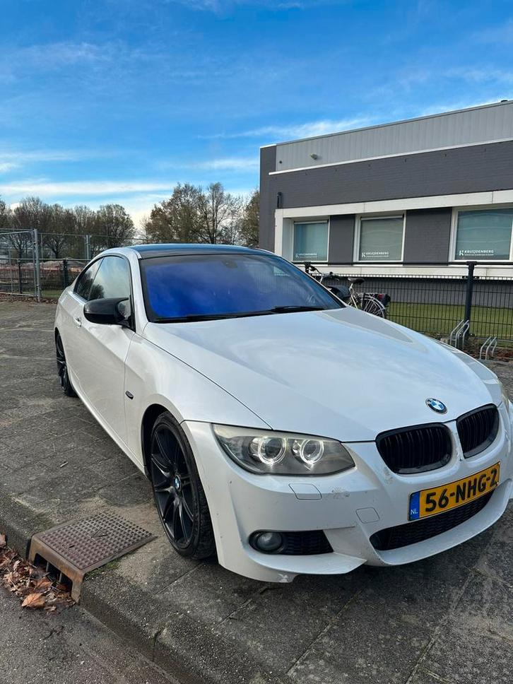 BMW e92 320i coupe M-pakket 2010 Parelmoer wit, Auto's, BMW, Particulier, 3-Serie, ABS, Airbags, Airconditioning, Alarm, Bluetooth