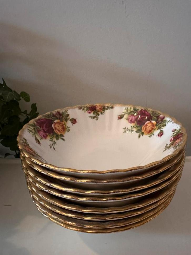 Royal Albert Old Country rose schaaltjes, Antiek en Kunst, Antiek | Servies los, Ophalen of Verzenden