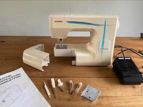 Punchemachine Janome punch 725 , Hobby en Vrije tijd, Naaimachines en Toebehoren, Zo goed als nieuw, Lockmachine, Janome, Ophalen of Verzenden