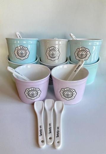 IJsbekers porselein lepels Ice cream homemade healthy fresh beschikbaar voor biedingen