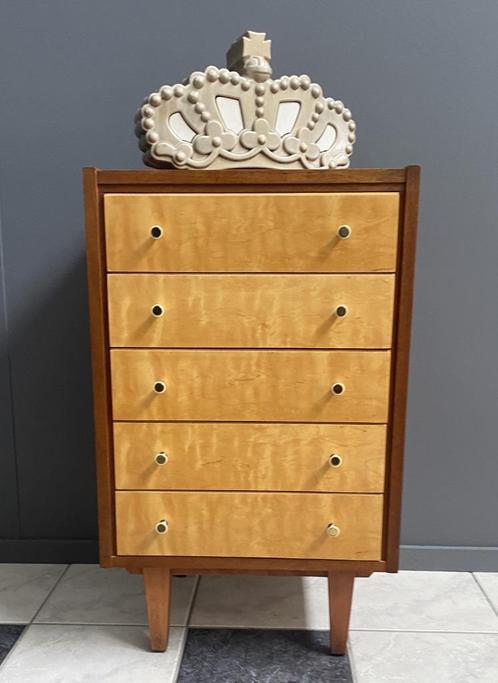 1966 Smal hoog 5 laden kastje in 2 kleuren hout makore berk, Huis en Inrichting, Kasten | Ladekasten, Gebruikt, Minder dan 100 cm