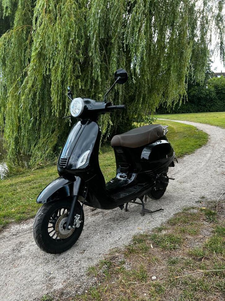 Senzo Lux Scooter - Zwart, Fietsen en Brommers, Brommeronderdelen | Scooters, Gebruikt, Overige typen, Ophalen