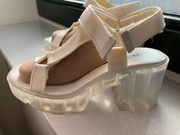 Stradivarius sandaal transparantie blokhak mt 37 beschikbaar voor biedingen