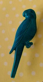 Vintage jaren '80 blauwe kunststof papegaai broche., Ophalen of Verzenden, Zo goed als nieuw, Blauw