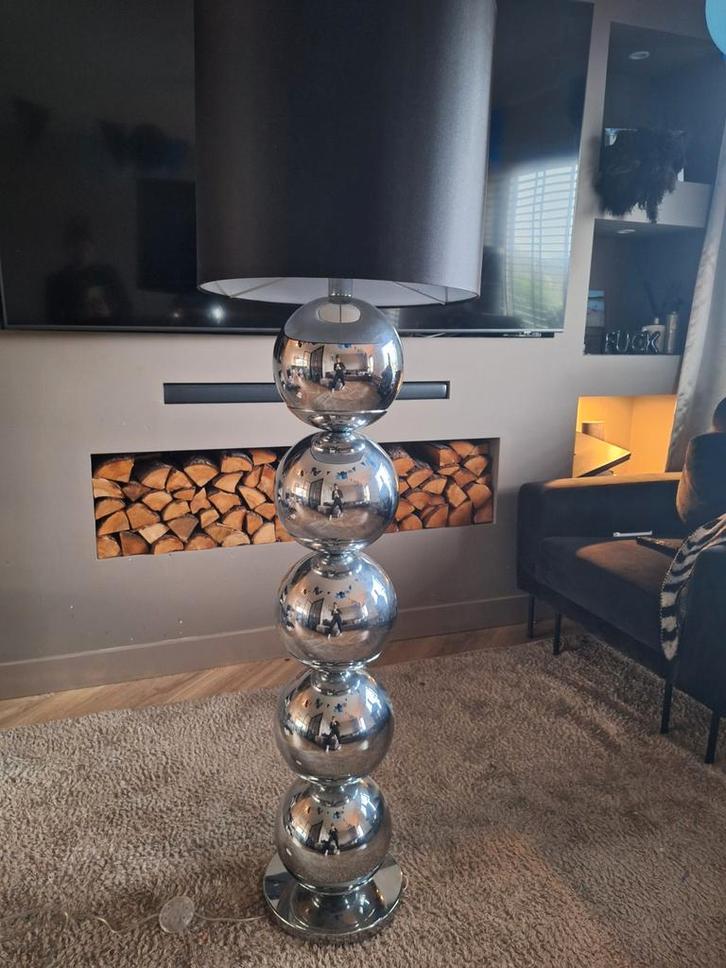Zilveren Bollen Lamp XL - Hotel Chique Stijl, Huis en Inrichting, Lampen | Vloerlampen, Zo goed als nieuw, Ophalen of Verzenden