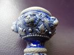 Westerwald miniatuur potje of vaasje met 6 leeuwen stoneware, Antiek en Kunst, Antiek | Keramiek en Aardewerk, Verzenden
