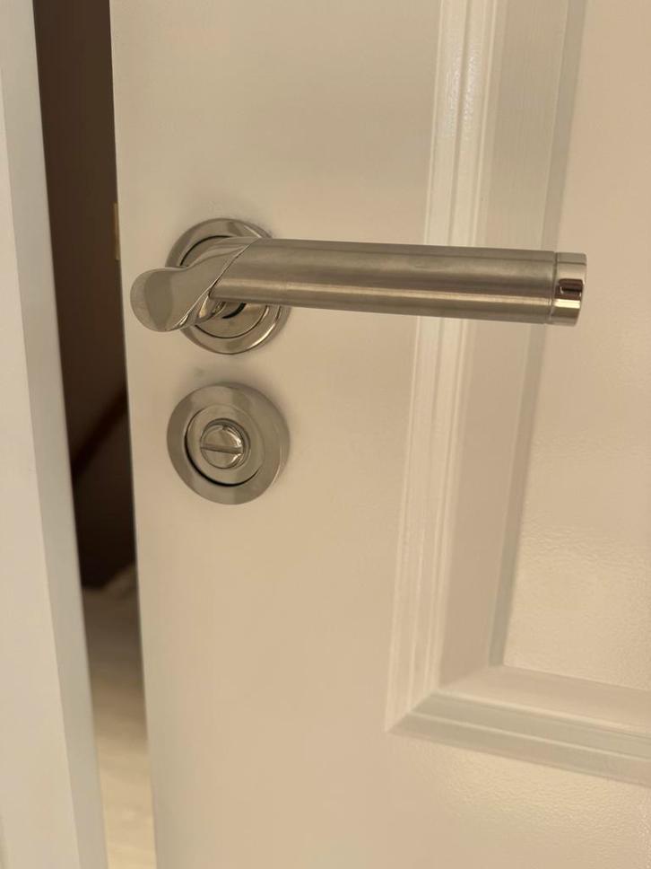 Deurklink/Deurbeslag Rozet - Zilver, Doe-het-zelf en Verbouw, Hang- en Sluitwerk, Gebruikt, Klink of Kruk, Rvs, Ophalen