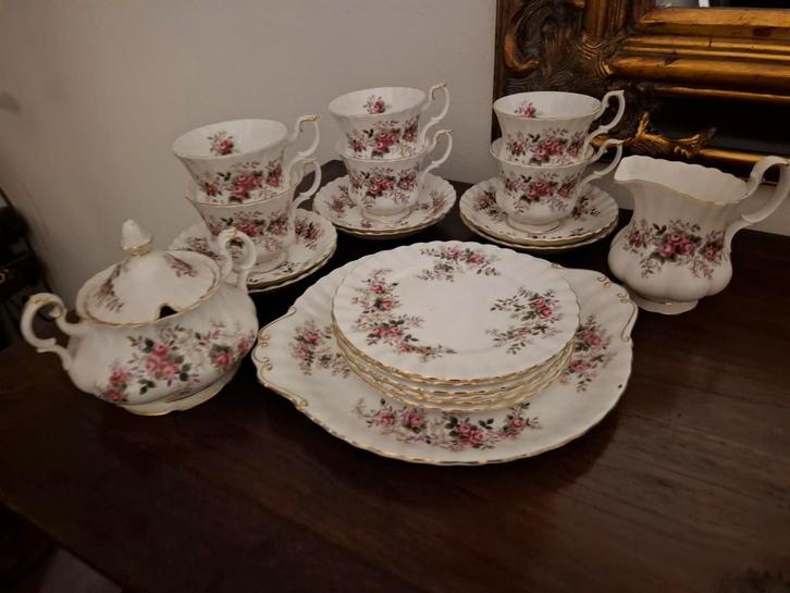 Servies royal Albert Lavender Roze, Antiek en Kunst, Antiek | Servies los, Ophalen of Verzenden