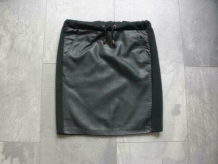 B.Young rokje maat XS (qwe), Kleding | Dames, Rokken, Zo goed als nieuw, Maat 34 (XS) of kleiner, Zwart, Boven de knie, Ophalen of Verzenden