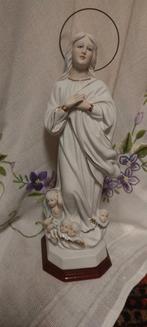 625 Mooi Maria beeld met 4 engeltjes - porselein, Ophalen of Verzenden, Zo goed als nieuw, Beeld(je), Christendom | Katholiek