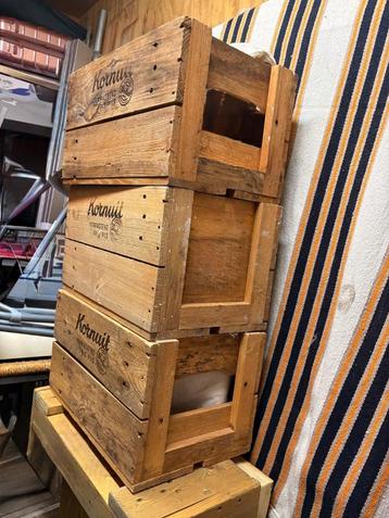 Houten kisten beschikbaar voor biedingen