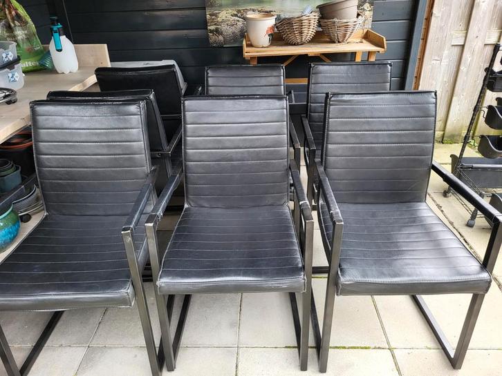 7 Zwarte Kunstleren Eetkamerstoelen - Beschadigd, Huis en Inrichting, Stoelen, Ophalen of Verzenden