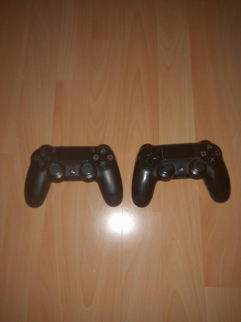 2 PS4 controllers (zie omschrijving), Spelcomputers en Games, Spelcomputers | Sony PlayStation Consoles | Accessoires, Ophalen of Verzenden