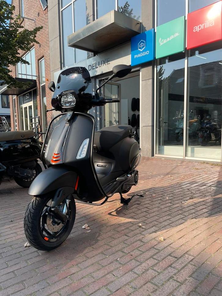 NIEUW! VESPA SPRINT ELETTRICA nero convito 2025, Fietsen en Brommers, Brommers | Tuning en Styling, Nieuw, Ophalen of Verzenden