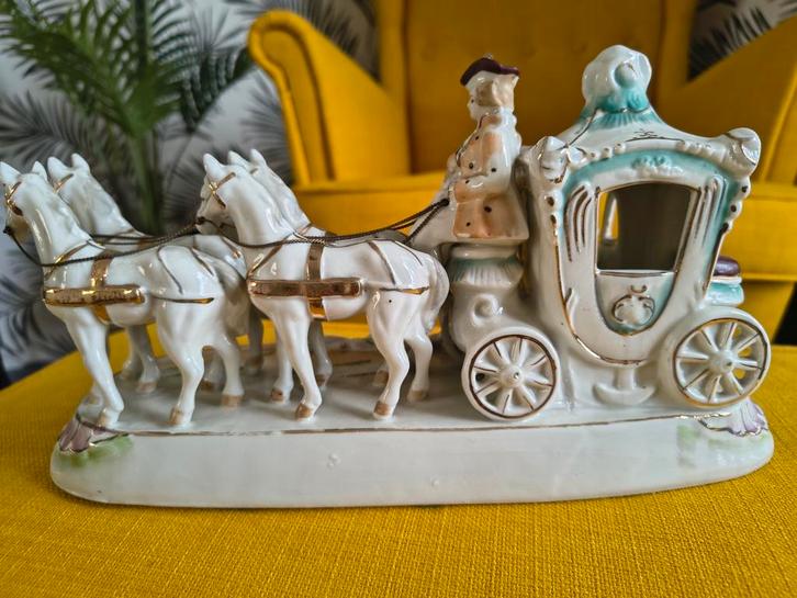 Porseleinen Koets met Paarden Beeld, Antiek en Kunst, Antiek | Porselein, Ophalen