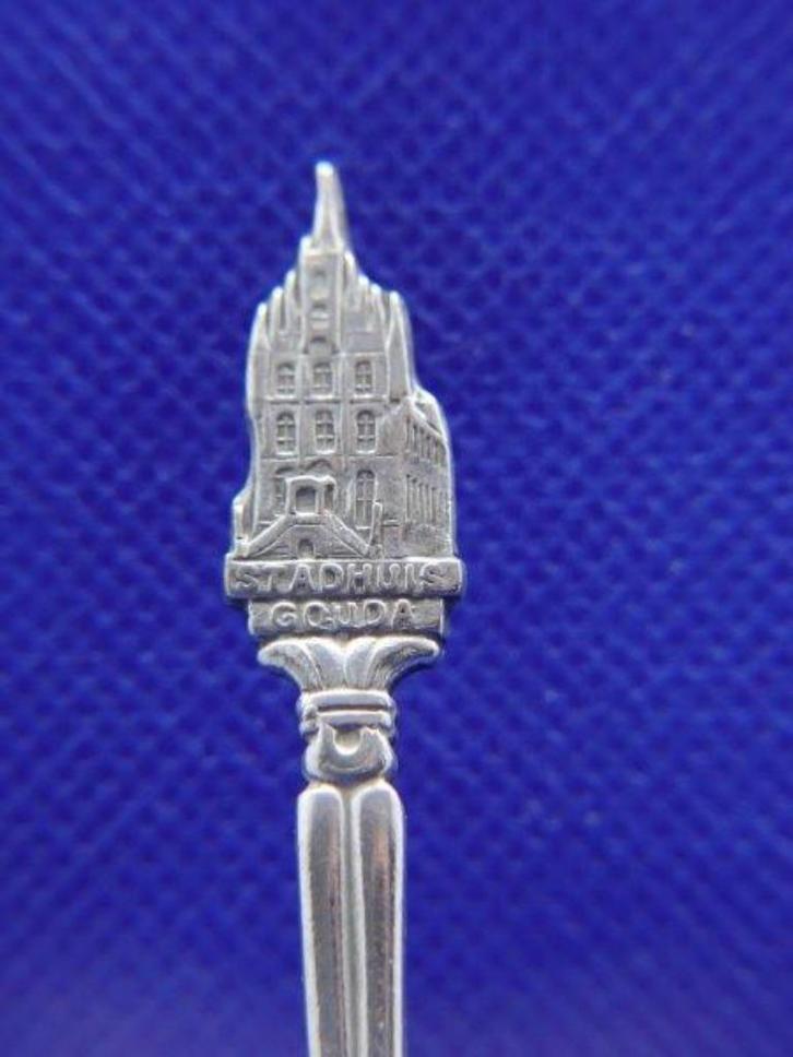 Keltum Lepeltje: Gouda Stadhuis, Antiek en Kunst, Antiek | Bestek, Verzenden