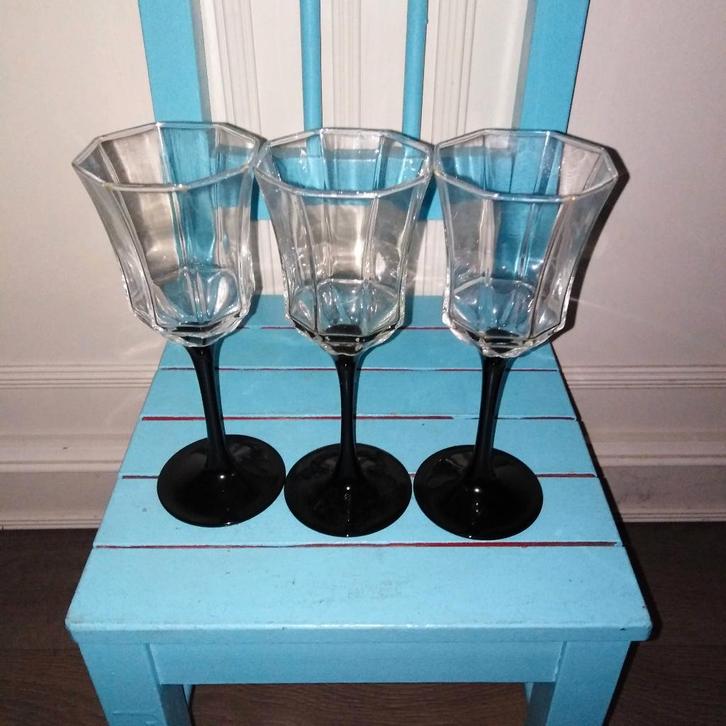 Luminarc Octime black wijnglazen en champagneglazen 6 stuks, Huis en Inrichting, Keuken | Servies, Gebruikt, Glas of Glazen, Overige stijlen