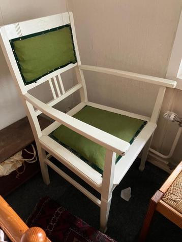 Heerlijke armleunstoel, groen bekleed, jaren 30. beschikbaar voor biedingen