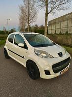 Peugeot 107 1.0  5DRS goed onderhouden Nieuw APK/Schuifdak, Voorwielaandrijving, Zwart, 4 stoelen, Origineel Nederlands