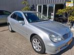 Mercedes-Benz C-klasse 240 Elegance * nette auto *, Gebruikt, Zwart, 2597 cc, 1435 kg