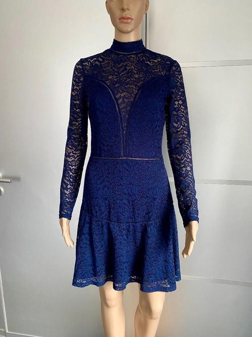 G767 Guess maat S=36 kanten feest-jurk jurkje donker-blauw, Kleding | Dames, Jurken, Zo goed als nieuw, Maat 36 (S), Blauw, Boven de knie