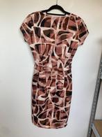 Lilytime bruine abstracte jurk getailleerd met ceintuur maat, Kleding | Dames, Bruin, Ophalen of Verzenden, Zo goed als nieuw