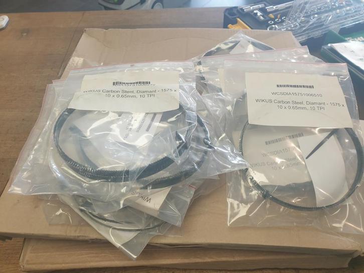 Lintzagen nieuw 1575mm carbon steel, Doe-het-zelf en Verbouw, Gereedschap | Zaagmachines, Nieuw, Lintzaag, 1200 watt of meer, 70 mm of meer