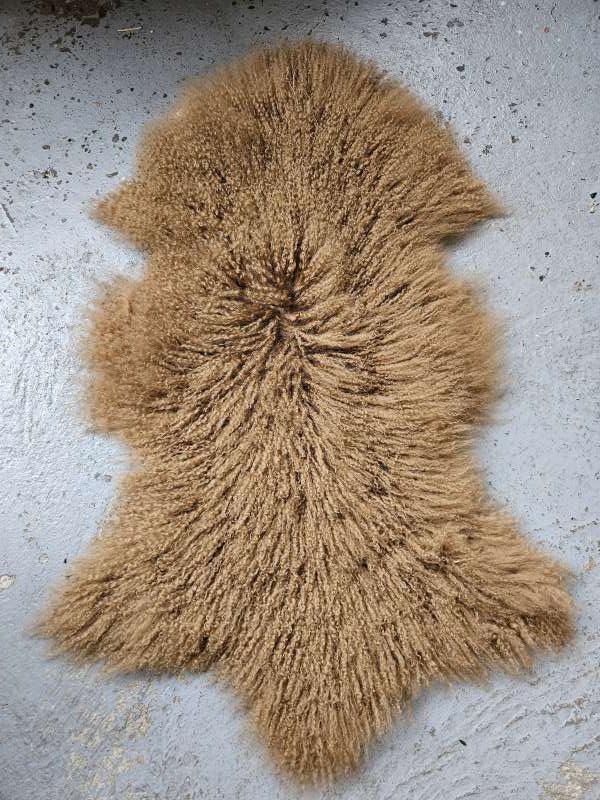 tibetaans schapenvacht ``WOONWINKEL RUSTIEK``, Huis en Inrichting, Woonaccessoires | Plaids en Woondekens, Nieuw, Ophalen of Verzenden