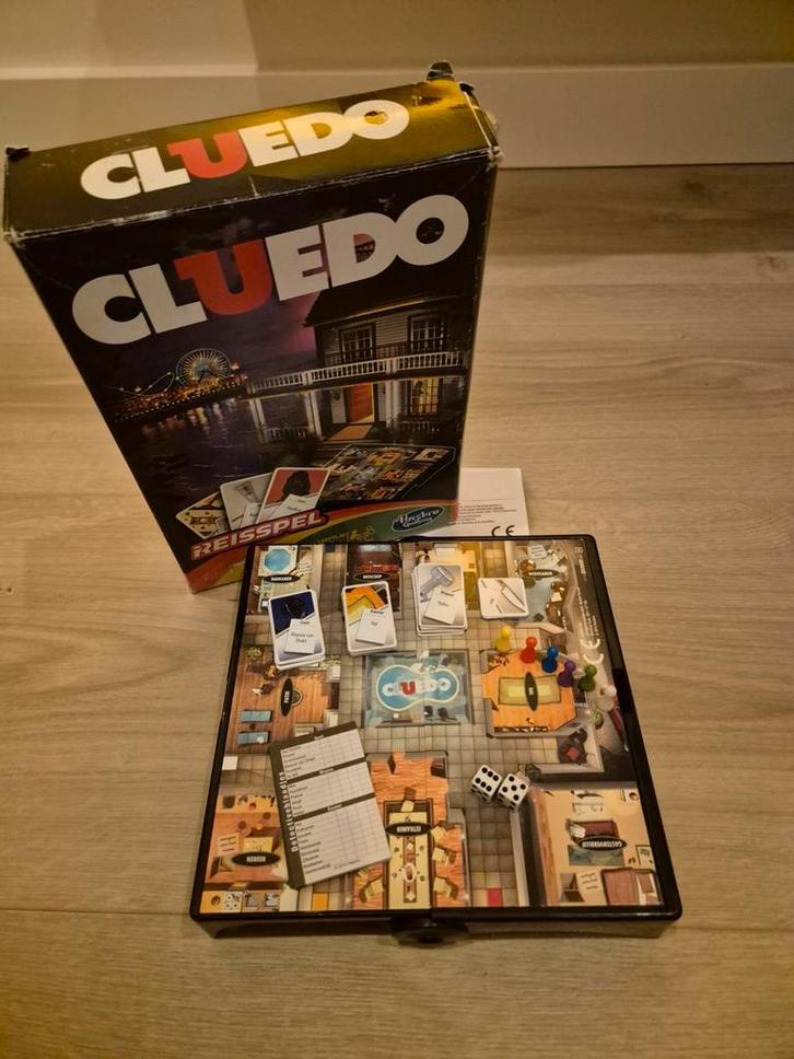 Cluedo Reiseditie – Compact & Compleet vakantie of onderweg, Hobby en Vrije tijd, Gezelschapsspellen | Bordspellen, Zo goed als nieuw