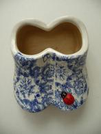 Stenen klompjes met lieve heersbeestje plantenbakje. Delftsb, Steen, Minder dan 30 cm, Minder dan 60 cm, Vierkant