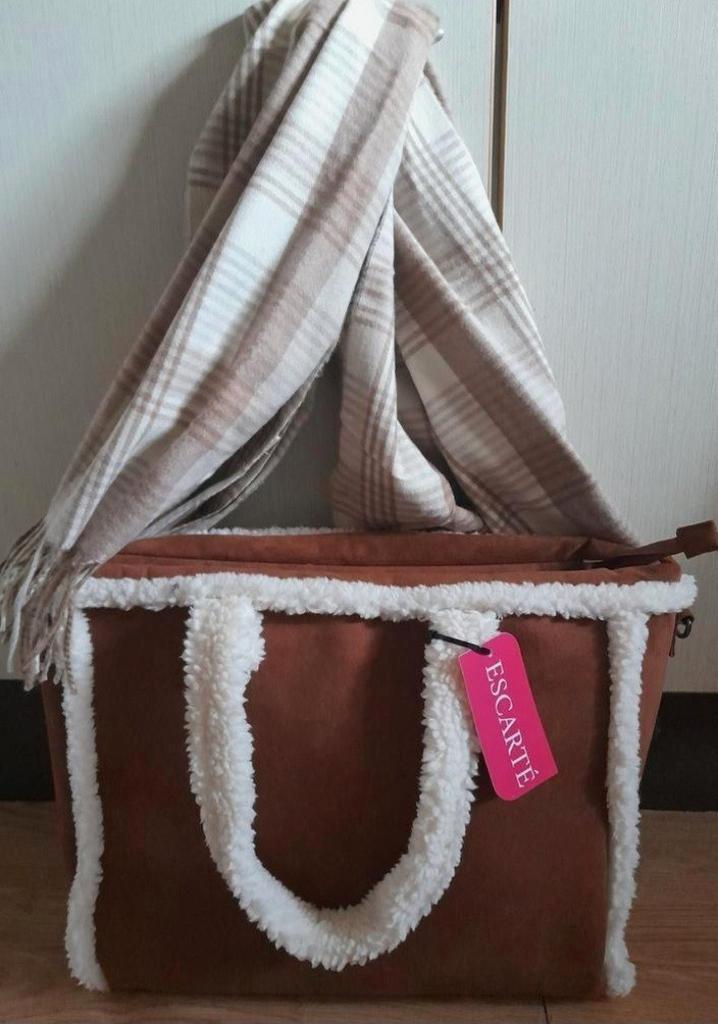 Dames tas bruin suède shopper + zachte geruite sjaal NIEUW, Sieraden, Tassen en Uiterlijk, Tassen | Reistassen en Weekendtassen