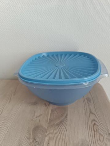 Vintage tupperware bak beschikbaar voor biedingen
