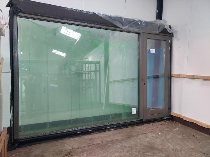 Nog 1x Deurkozijn tripleglas bezorgen factuur mogelijk, Doe-het-zelf en Verbouw, Kozijnen en Schuifpuien, Zo goed als nieuw, Deurkozijn
