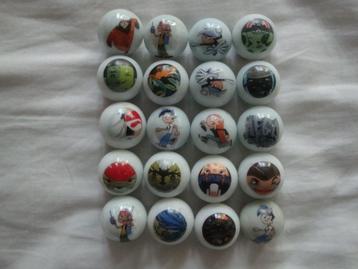 Mooie grote gekleurde knikkers met speciale afbeeldingen. beschikbaar voor biedingen