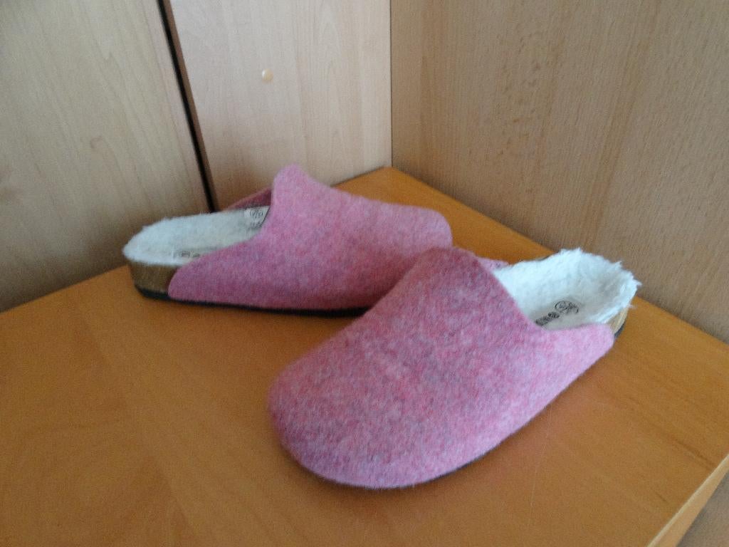 Esmara sloffen, Kleding | Dames, Schoenen, By Esmara, Ophalen of Verzenden, Zo goed als nieuw, Roze