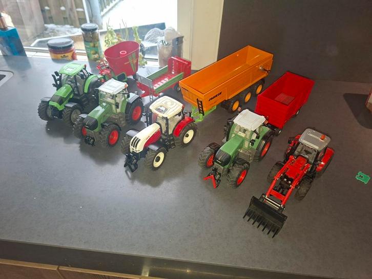 5 siku tractor met karren, Hobby en Vrije tijd, Modelauto's | 1:32, Tractor of Landbouw, SIKU, Ophalen of Verzenden