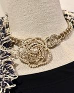 Set Chanel camelia-broche met Gripoix-parels plus ketting, Sieraden, Tassen en Uiterlijk, Kettingen, Ophalen of Verzenden, Zo goed als nieuw