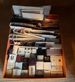 Doos met 85/90 parfum samples - niche geuren, Sieraden, Tassen en Uiterlijk, Uiterlijk | Parfum, Verzenden