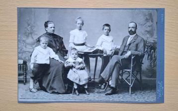 familiefoto's rond 1900 beschikbaar voor biedingen
