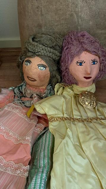 Set oude Franse theater poppen beschikbaar voor biedingen