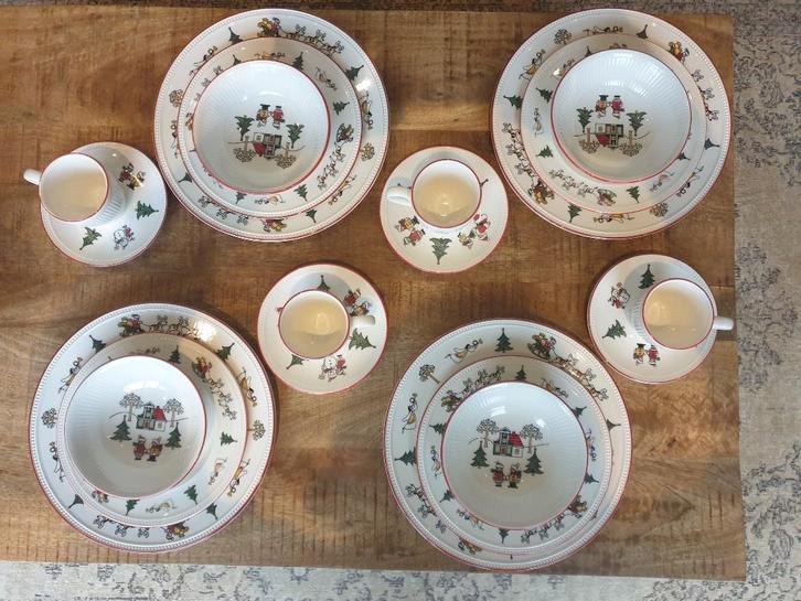 Windsor christmas ah 4 persoons diner en ontbijt kerst, Huis en Inrichting, Keuken | Servies, Zo goed als nieuw, Compleet servies