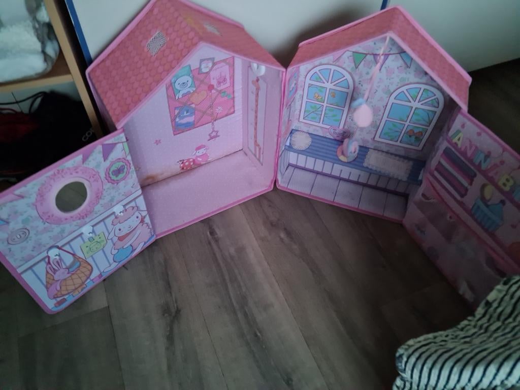 Houten poppenhuis meubeltjes en poppetjes, Ophalen of Verzenden, Zo goed als nieuw, Poppenhuis