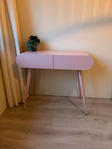 Klein bureautje met 2 lades - opknapper
