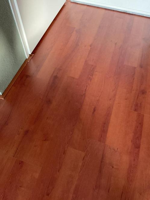 Kliklaminaat in nette staat 33 m2, Doe-het-zelf en Verbouw, Vloerdelen en Plavuizen, Zo goed als nieuw, Laminaat, Hout, 50 tot 150 cm