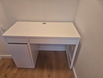 Witte Bureau - Praktisch en Stijlvol! beschikbaar voor biedingen