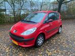 Peugeot 1007 1.4 3DR 2007 ROOD, Auto's, Voorwielaandrijving, 4 cilinders, 4 stoelen, 68 pk