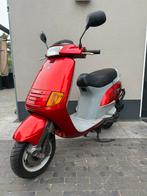 ⭐️Piaggio skr 125cc 2 takt duits 6600 km NIEUWSTAAT⭐️, Fietsen en Brommers, Scooters | Piaggio, Ophalen, Overige modellen, Zo goed als nieuw