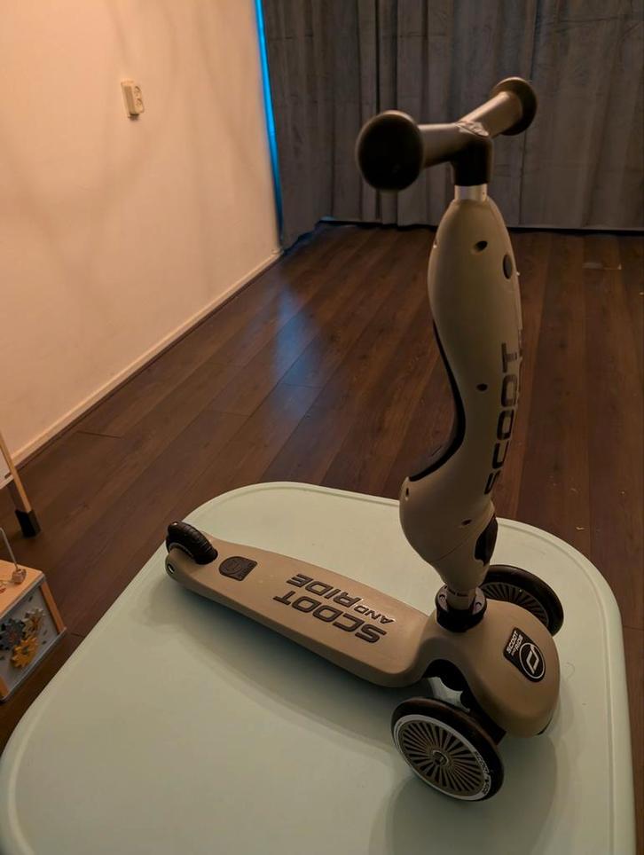 Scoot and Ride Highwaykick 2 in 1 Olive, Kinderen en Baby's, Speelgoed | Buiten | Voertuigen en Loopfietsen, Zo goed als nieuw