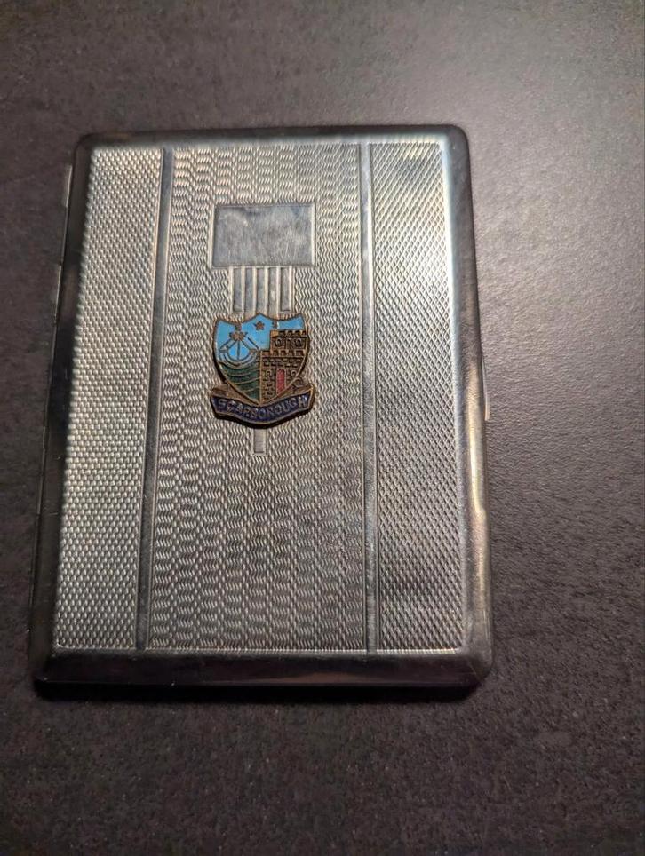 Vintage Zilverkleurig Sigarettendoosje Scarborough, Antiek en Kunst, Antiek | Tin, Ophalen of Verzenden